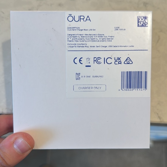 Oura Ring Gen3 Heritage Gold w/ 2 Chargers & Box - Picture 10 of 17